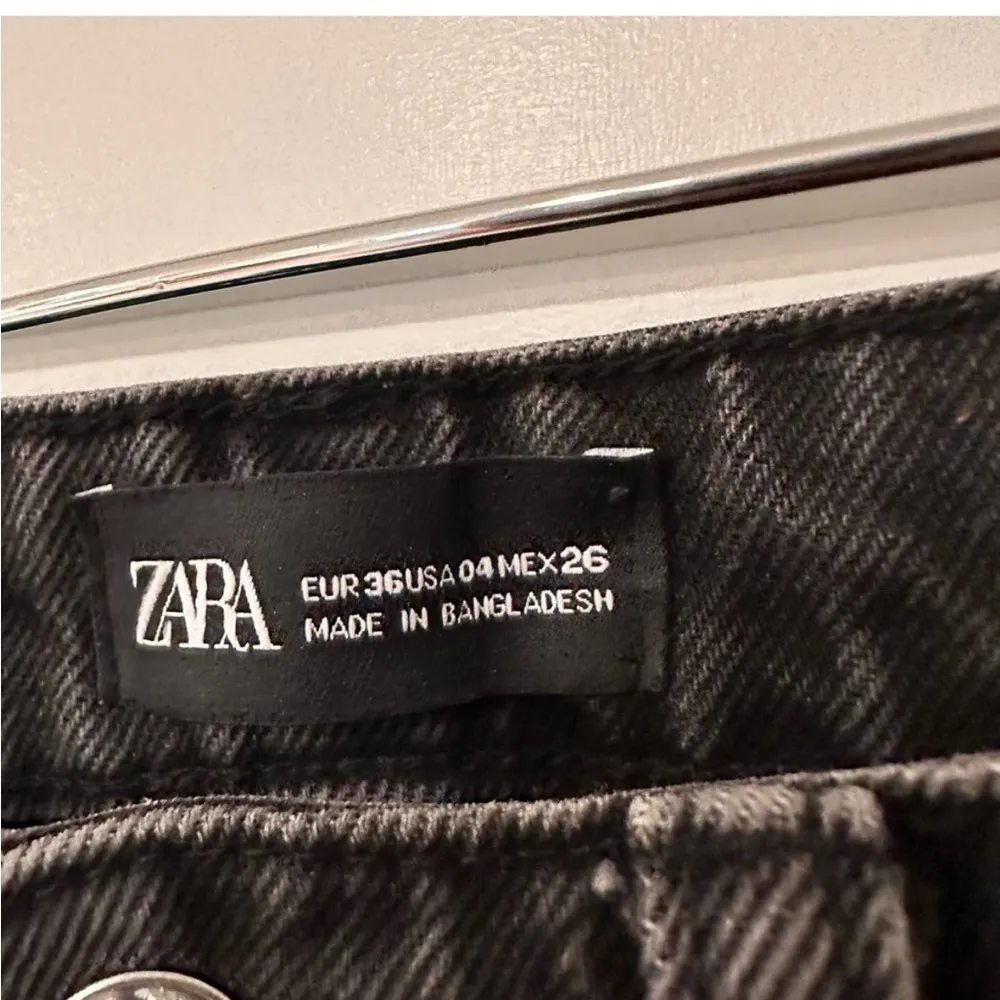 Zara Women's faded grayish Black Raw hem Straight Leg denim jeans - Image 3