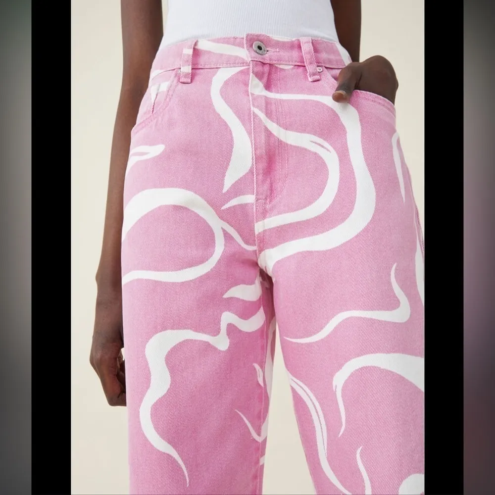 Cotton On Pink and White Swirly Loose Straight Jeans 4 - Image 3