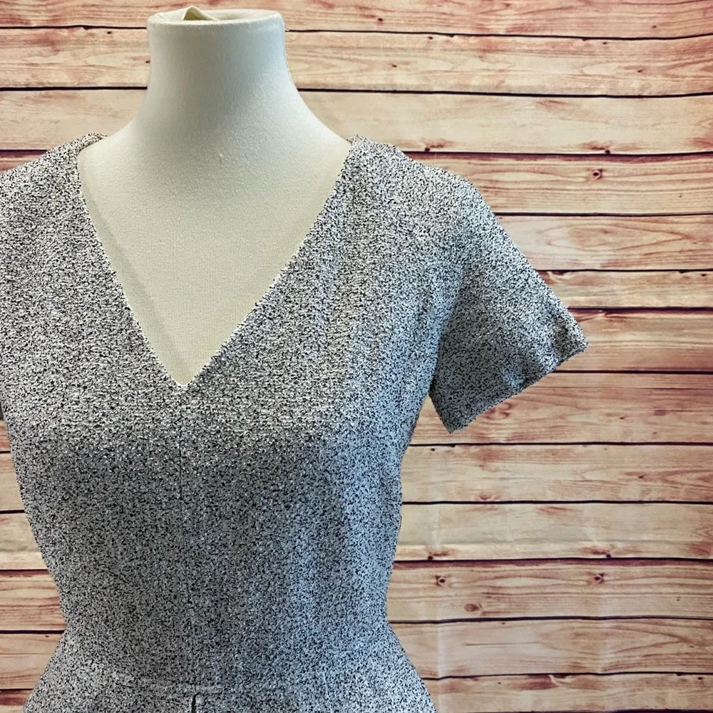 Club Monaco Knit Black & Beige V Neck Lined Fit & Flare Dress, Size 4 - Image 2