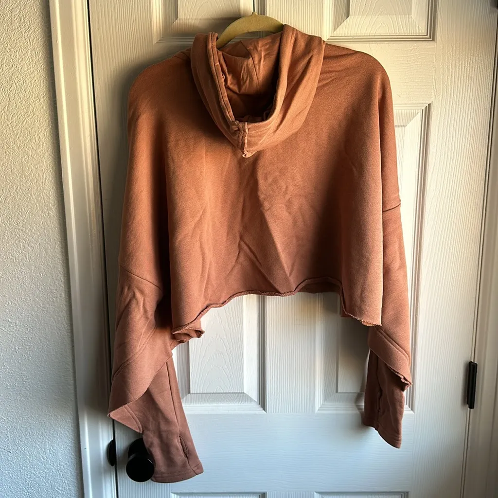 Adidas cropped hoodie, Size L - Image 5