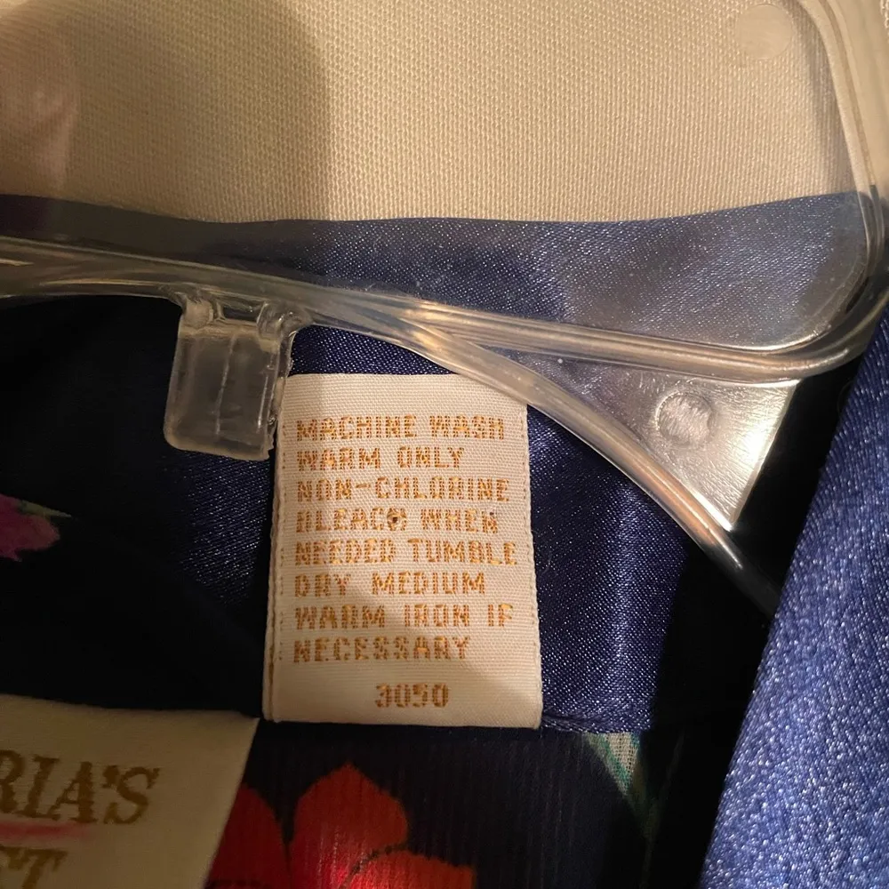 Victoria’s Secret Vintage Gold Label Floral Blue Satin Kimono Robe w belt OSFA - Image 6