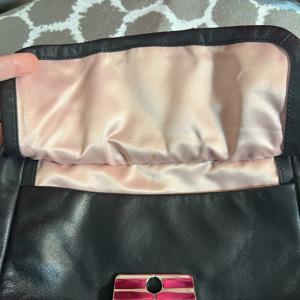 Coach Black Crossbody Bag with Adjustable Strap and Flap Closure - Image 3