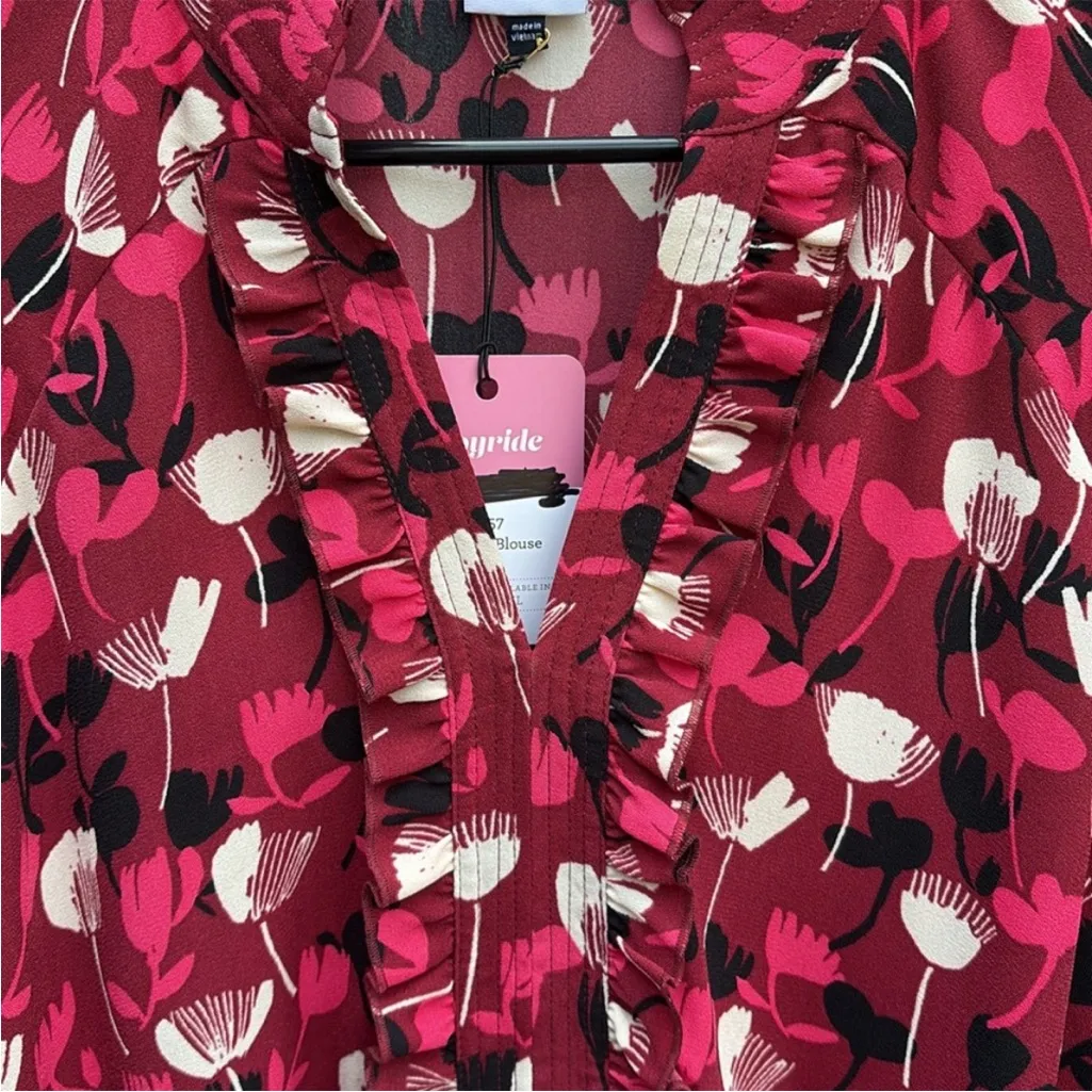 NWT CAbi Corsage Top Size Medium - Image 5