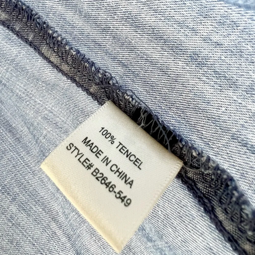 Bella Dahl chambray tencel shirt medium - Image 5