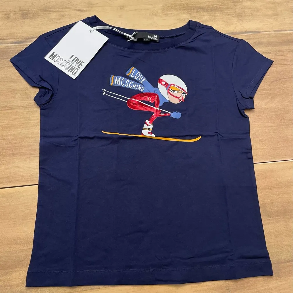 NWT Love Moschino Sequin Ski Girl T-Shirt Top Navy Size 8 - Image 6