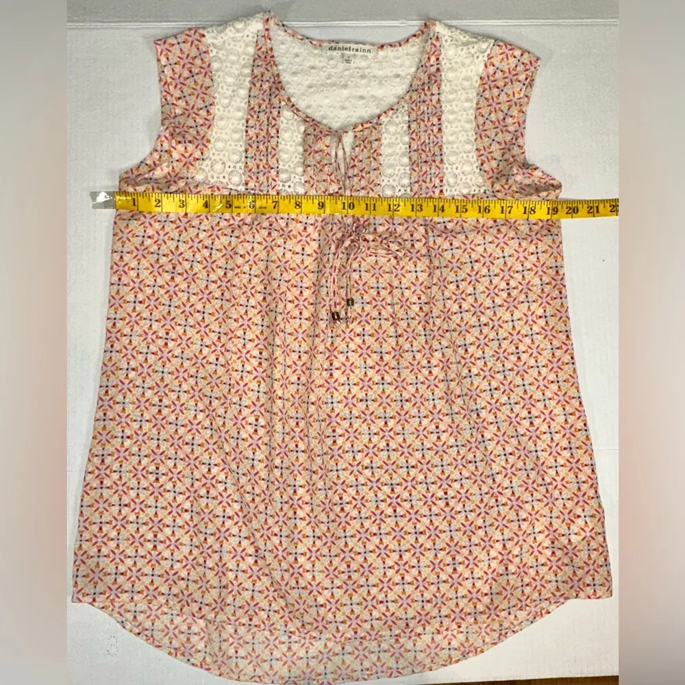 Daniel Rain Cap Sleeve Colorful Pattern With Lace And Front Tie Size M Pre-owned - Image 3