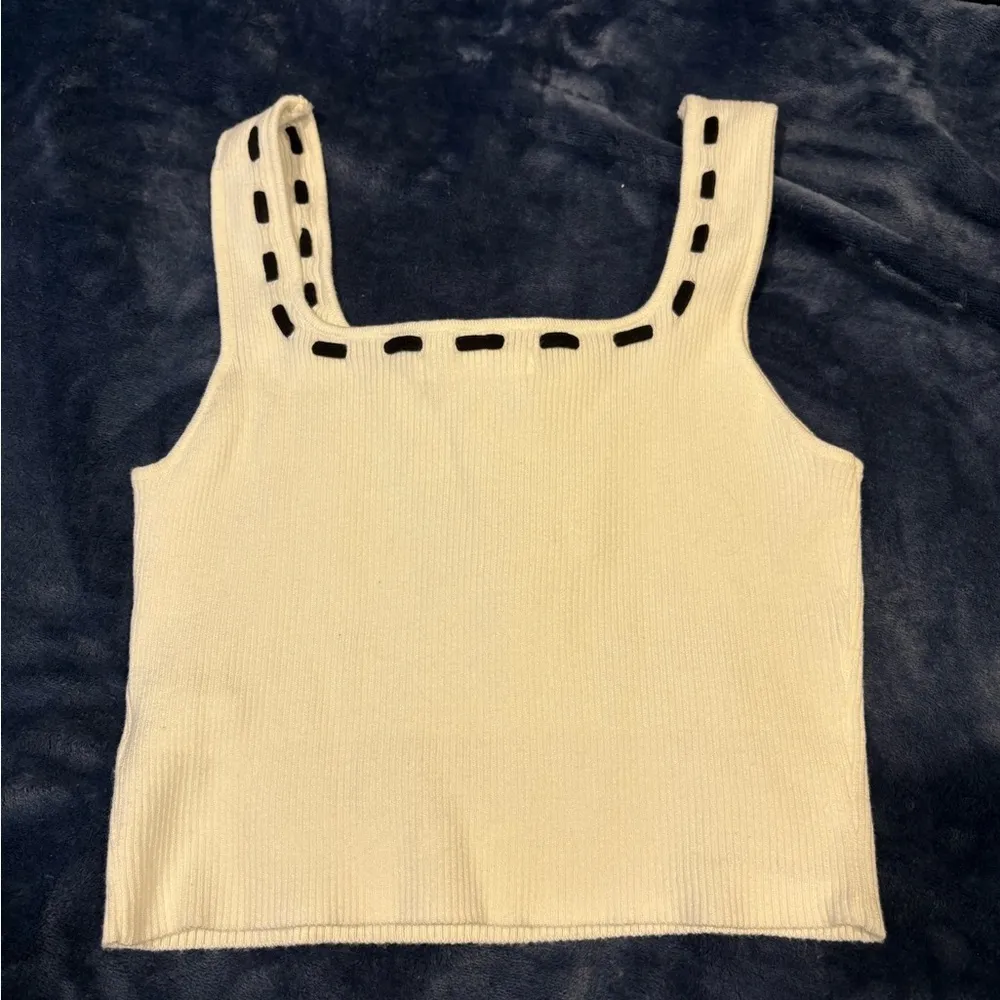 White Ribbed Knit Top with Black Accents - Image 2