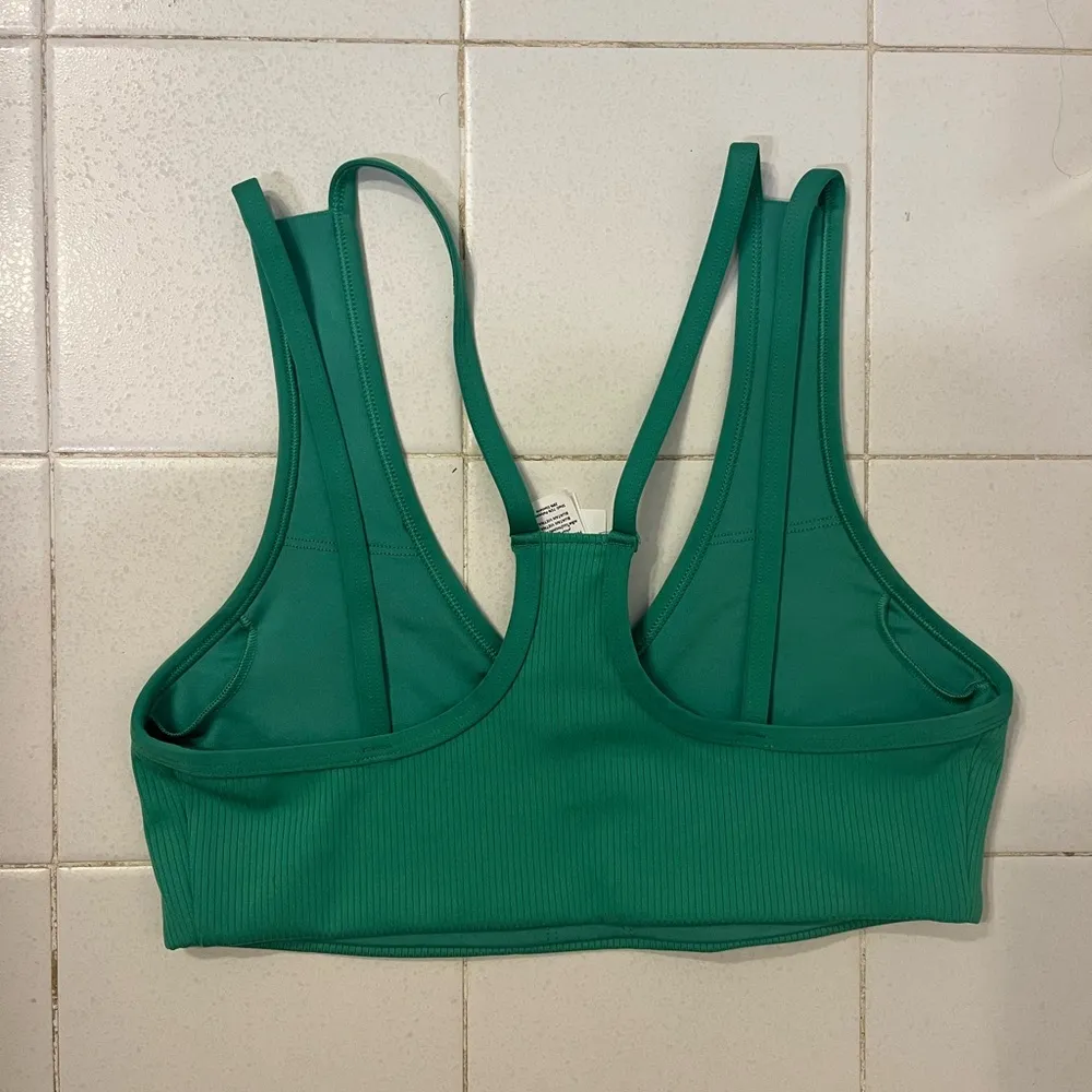 Alo Sports Bra - Kelly Green - Image 4