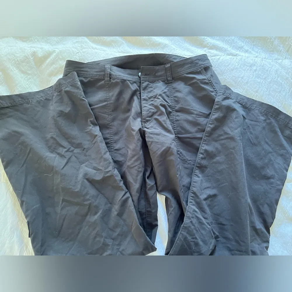 Patagonia black day hike pants - Image 4