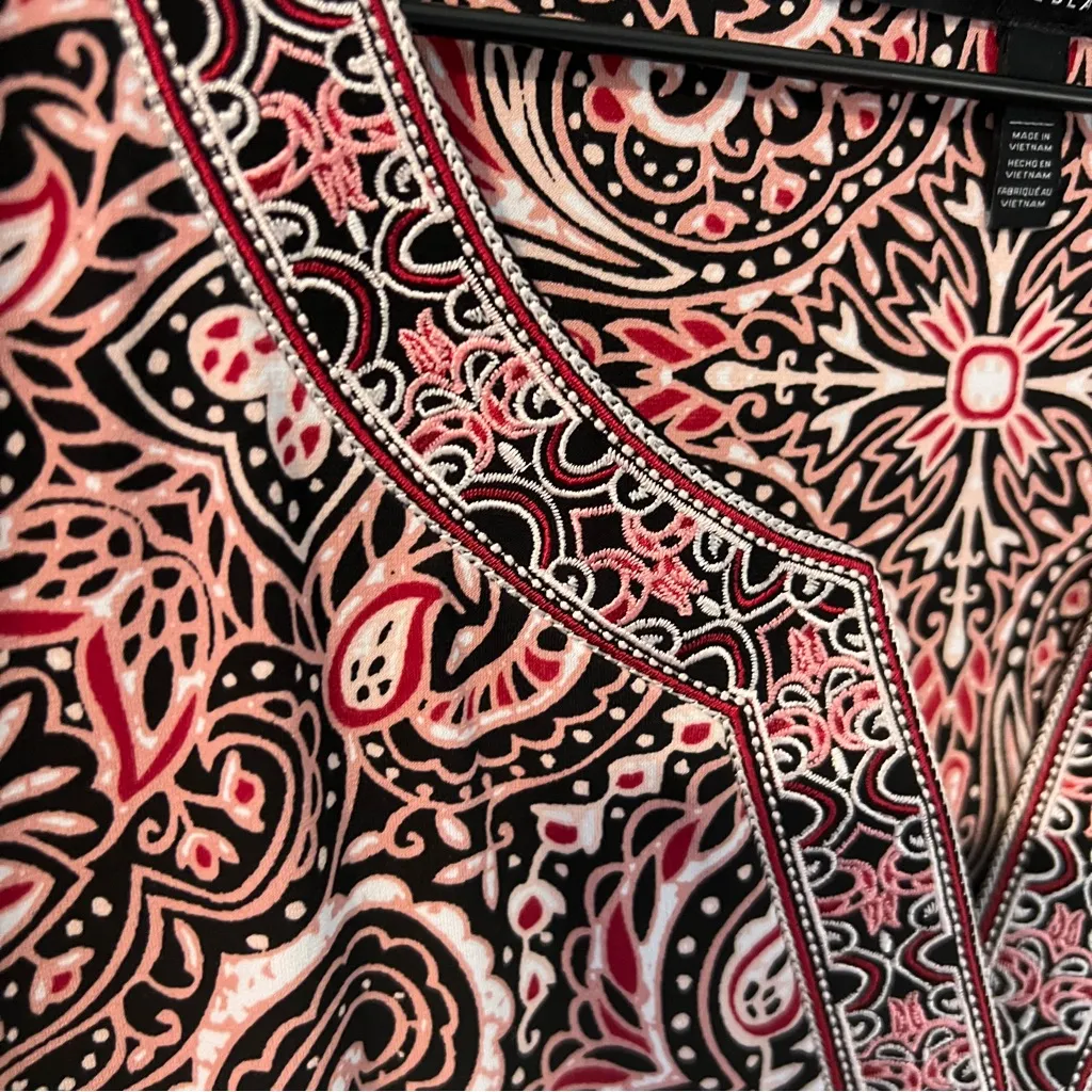 WHBM Paisley Print Stretch Jersey Knit Split‎ Neck Shift Dress Size S - Image 3