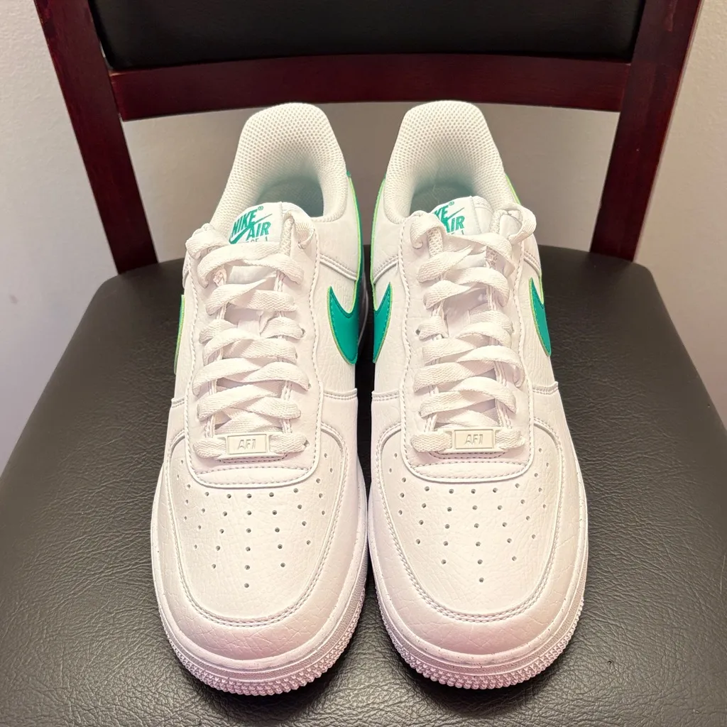 New Nike Women’s Air Force 1 White Sneakers with Green Size 9Accents - Image 3