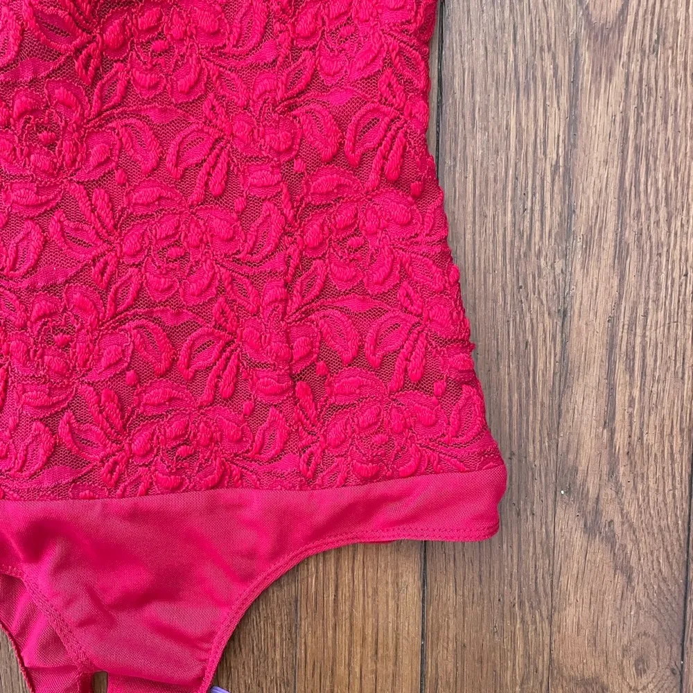 Bebe Red Lace Floral Halter Sexy Lolita  Layering Bodysuit - Size M - Image 5
