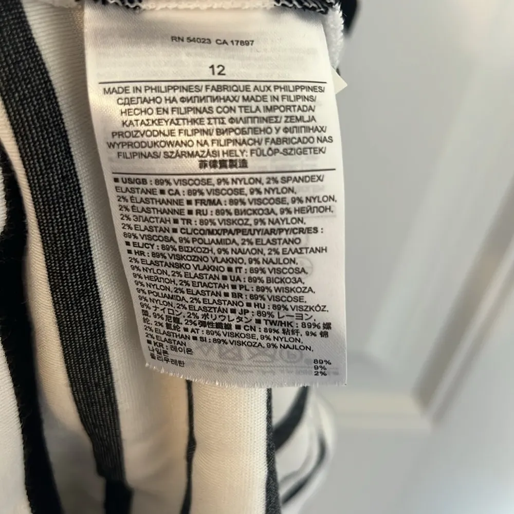 Banana Republic White & Black Striped Short Sleeve Dress Size 12 - Image 4