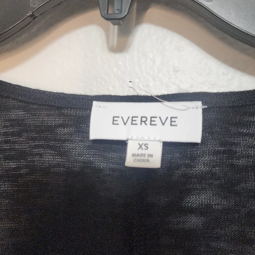 Evereve black v neck top - Image 3
