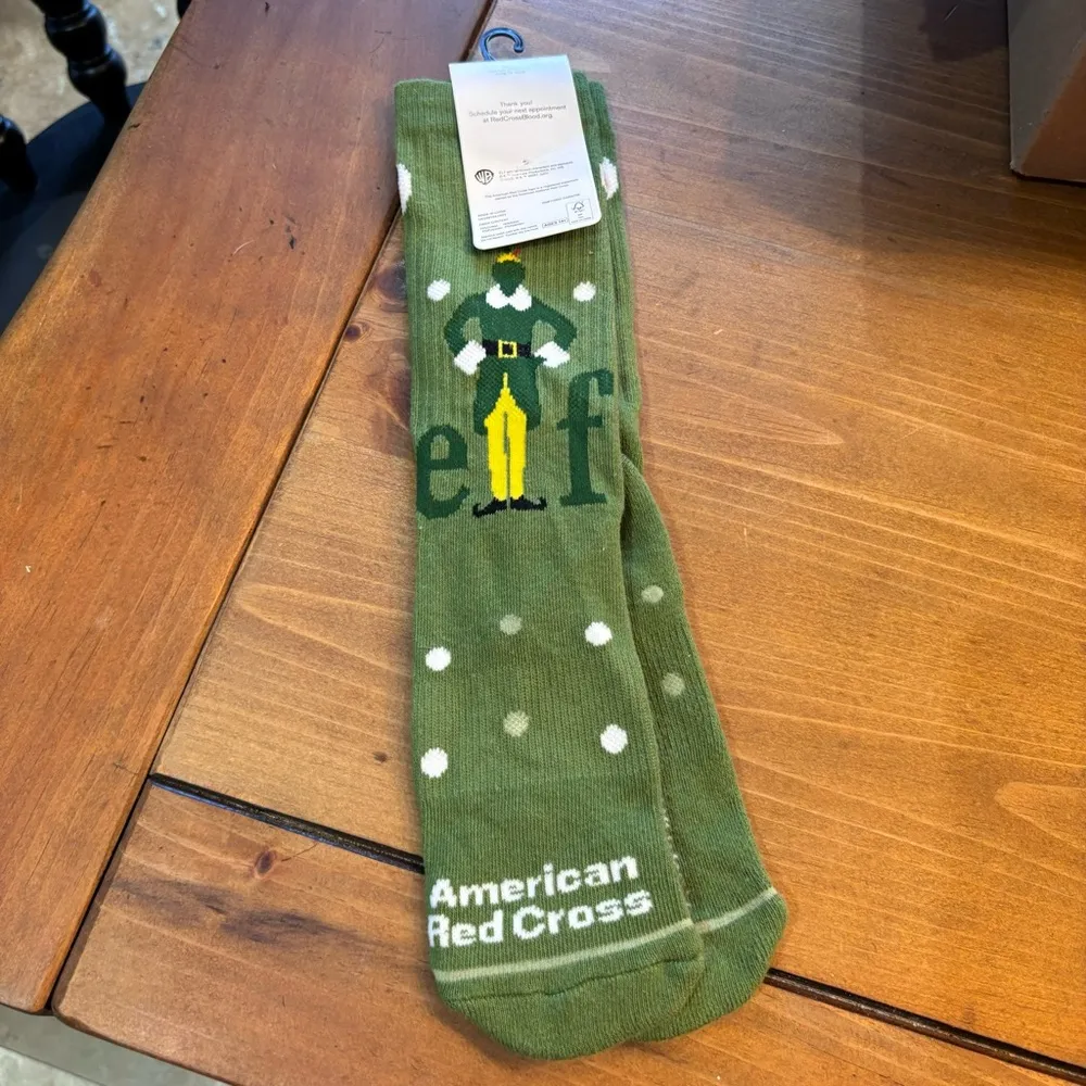 NWT American Red cross Elf womens cotton blend crew socks green one size - Image 4