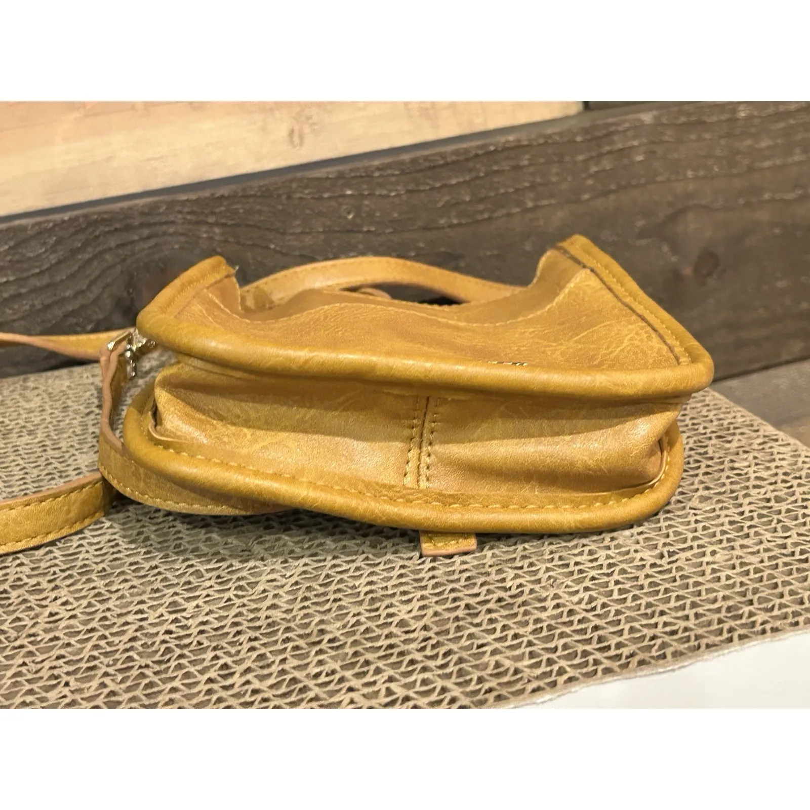 Steve Madden Crossbody Tan Bingrid Vegan Western Boho GORPcore Street Academia - Image 5