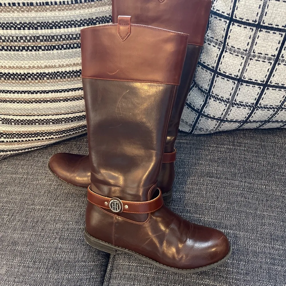 Tommy Hilfiger Andrea Hunter Dark Brown Cognac Saddle Riding Boots Size 5 - Image 5