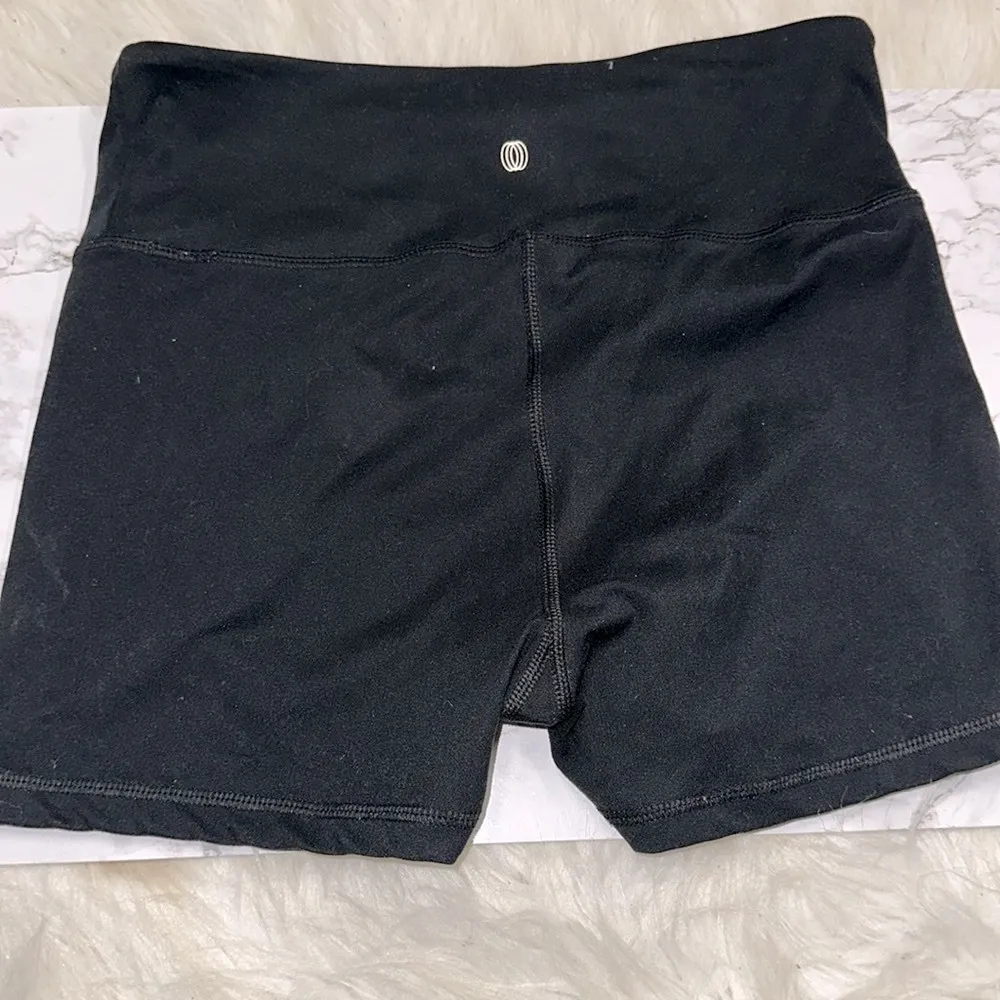 Balance collection Black Women's athletic Shorts size large - Image 3