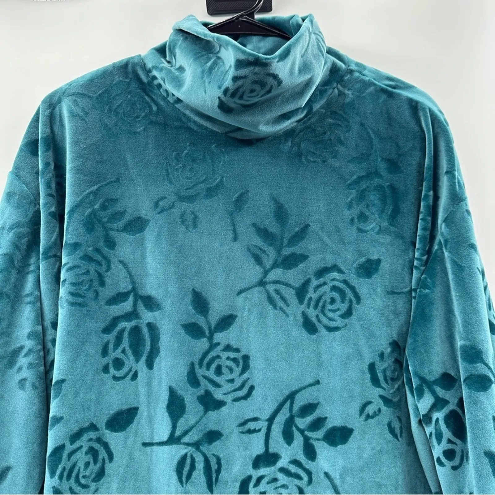 Vintage Lane‎ Bryant Blue Velvet Floral Long Sleeve Turtleneck Sweater Sz 18/20 - Image 2