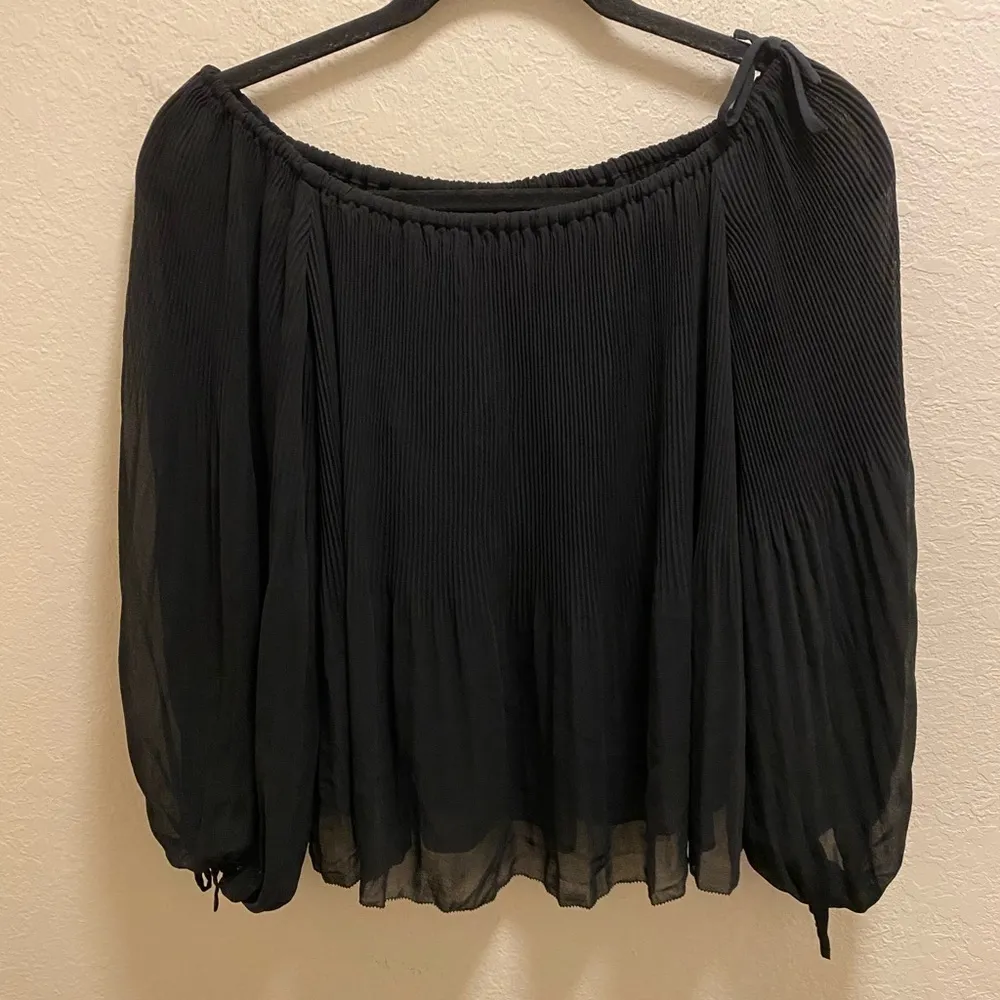 Aritzia Wilfred Black Talence Chiffon Off The Shoulder Blouse Size Small - Image 3