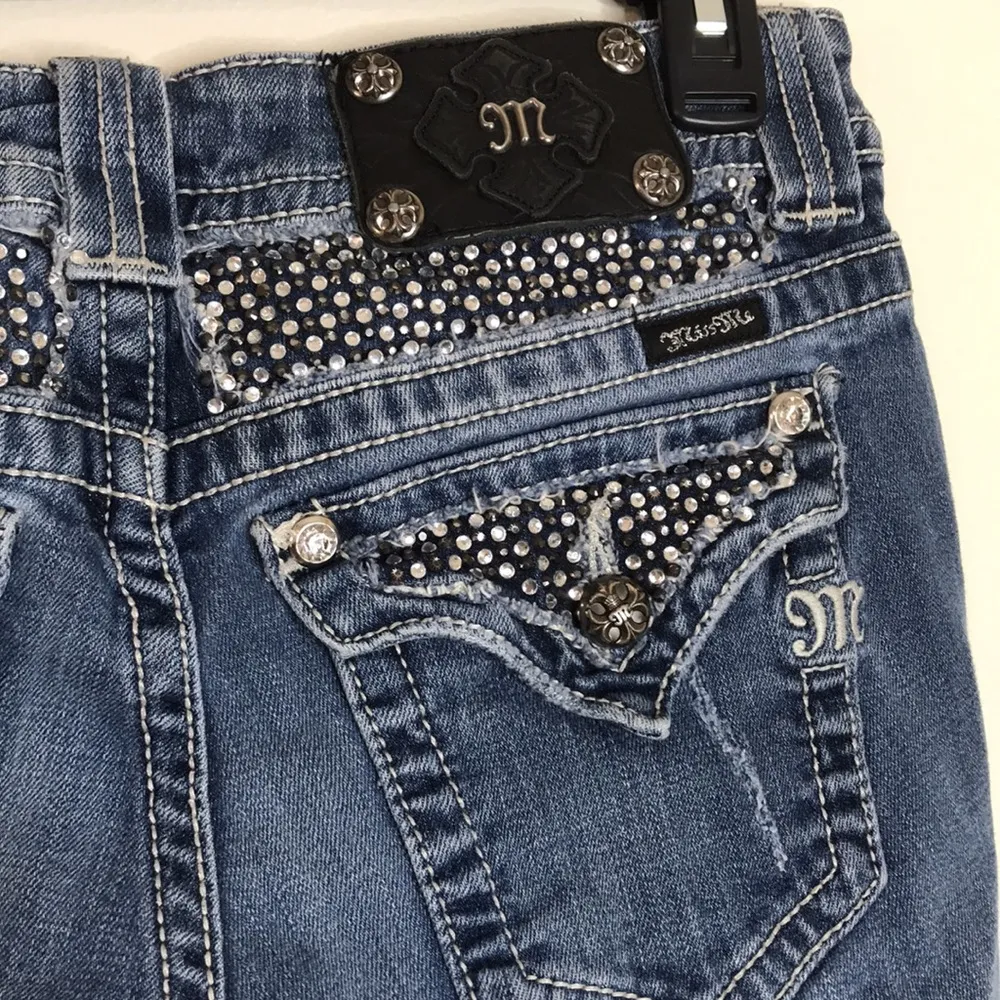 Miss me ladies distressed medium wash straight denim jeans size 28 - Image 11