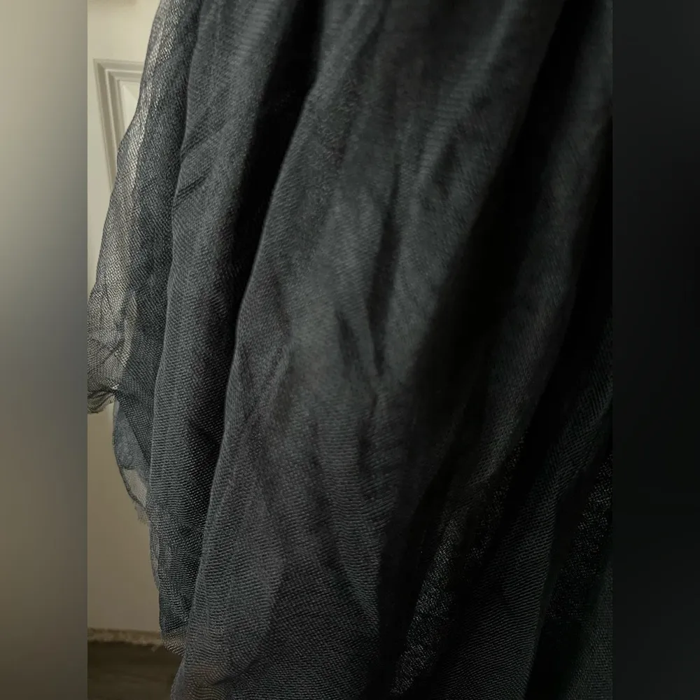 Elegant Black Tulle Skirt Size M - Image 3