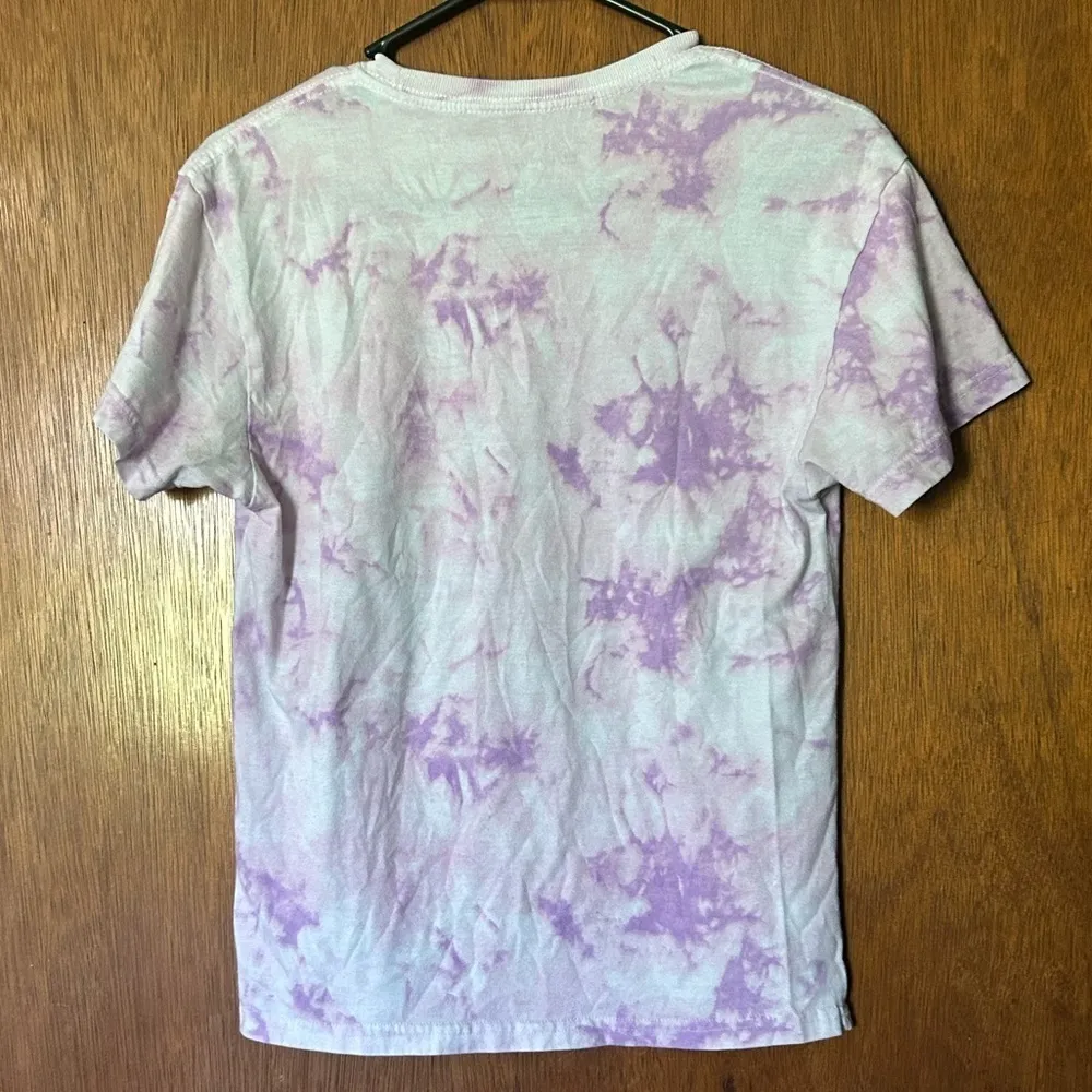 Disney Alice in Wonderland purple short sleeve tie dyed t shirt  size s - Image 4