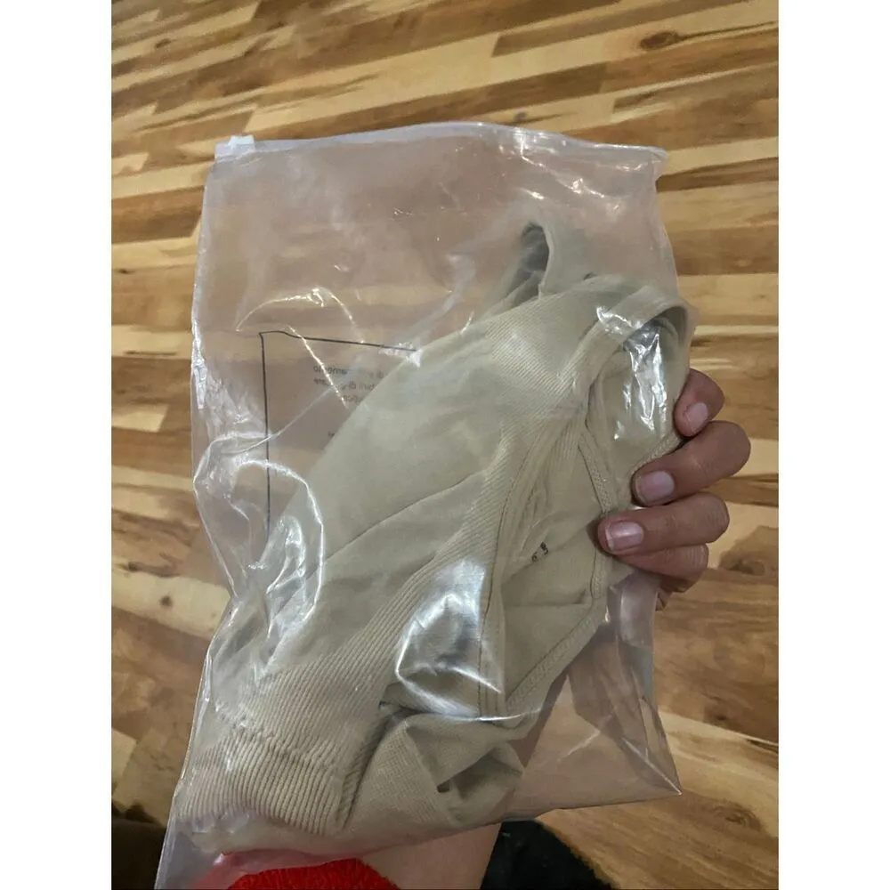 Women’s Tan Seamless Shaper Vest Body Shaper Size Large NWOT Tan - Image 5