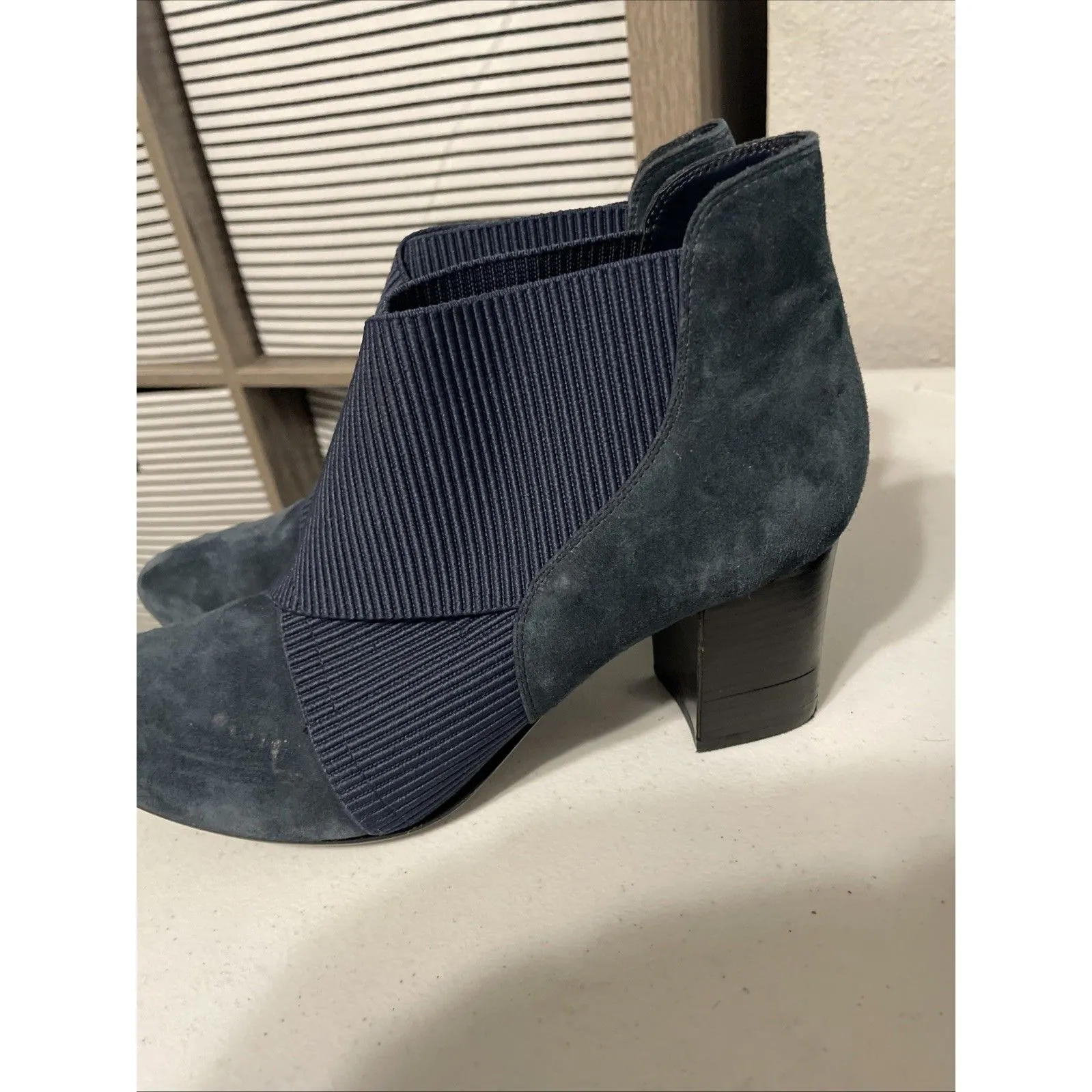 Van Eli Suede Ankle Booties Slip On Elastic Sz 8M Dk Blue NWOT - Image 4