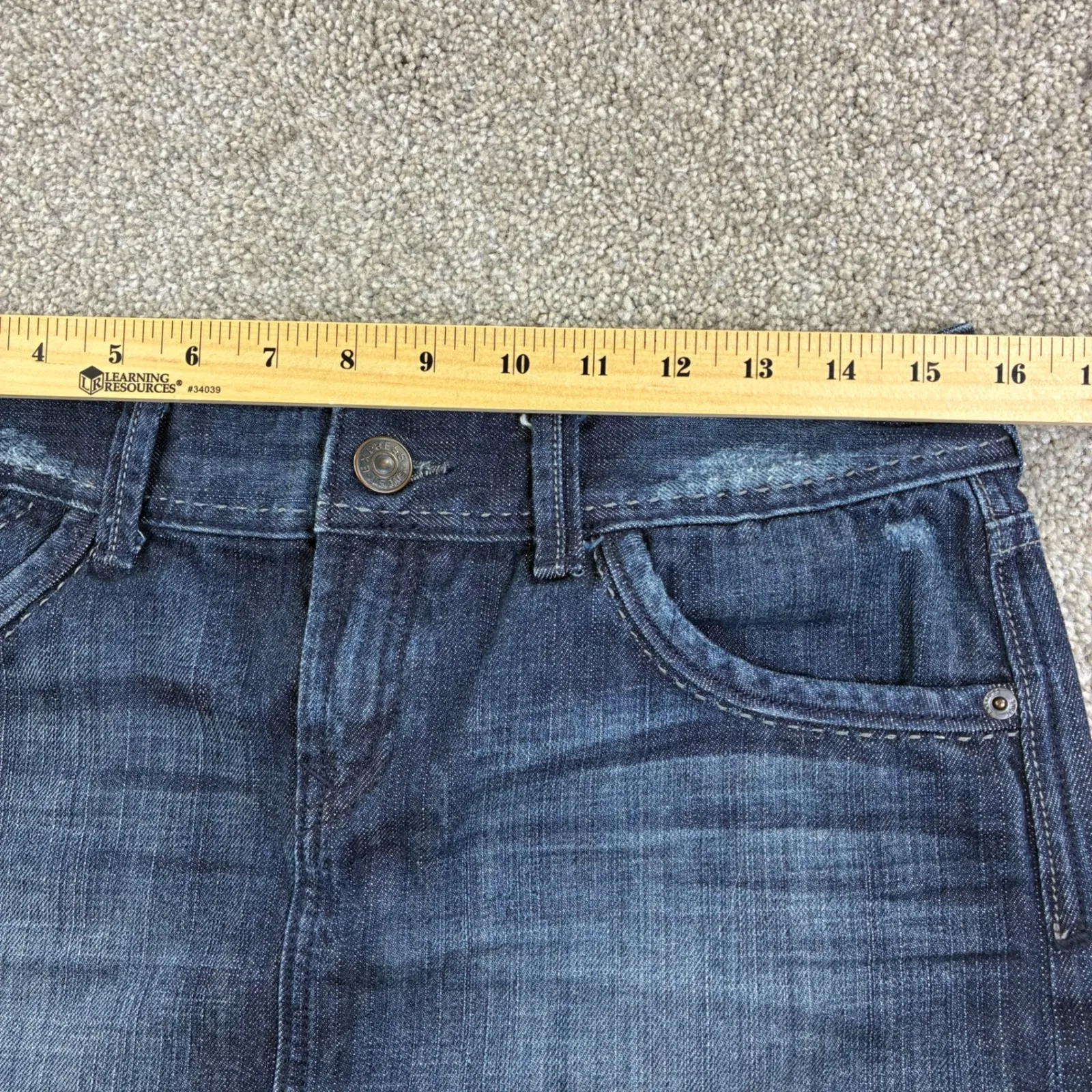 Express Denim Mini Skirt Dark Wash Frayed Hem Size 4 Grunge Streetwear Y2K - Image 2