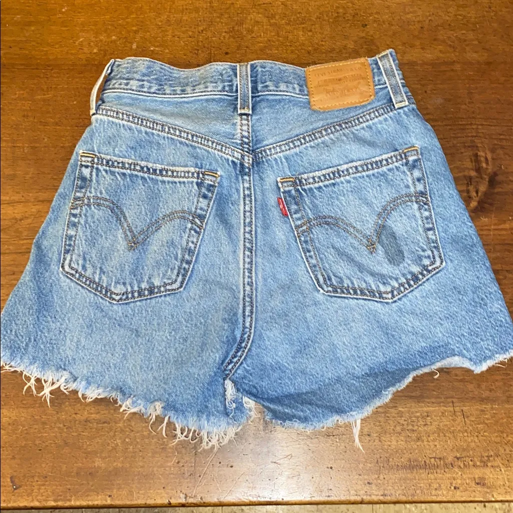 Levi’s Premium Iconic Buttonfly Ribcage Shorts - Image 4