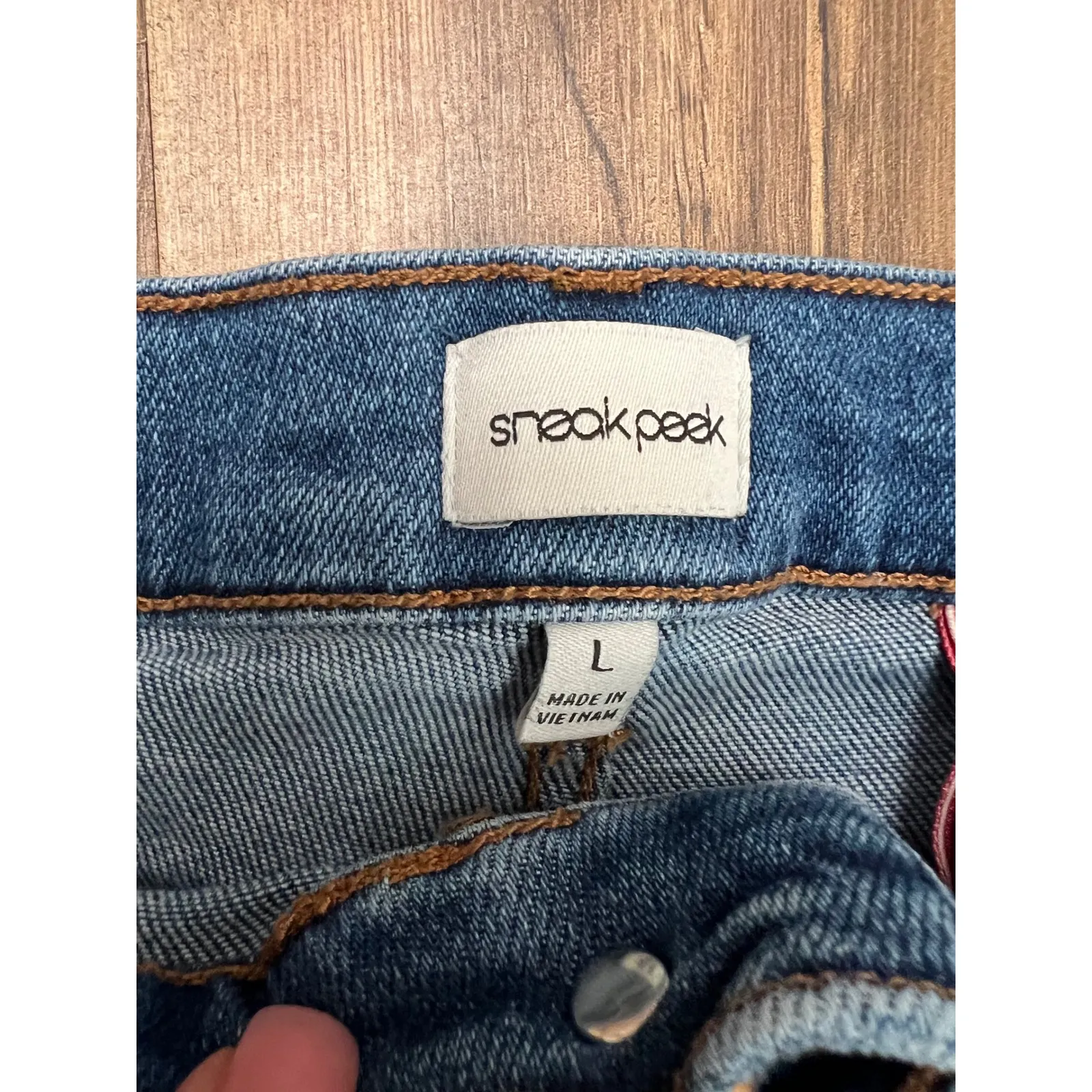 Sneak Peek High Rise Shorts 93%‎ Cotton Size L Distressed Frayed Hem Blue Size L - Image 8