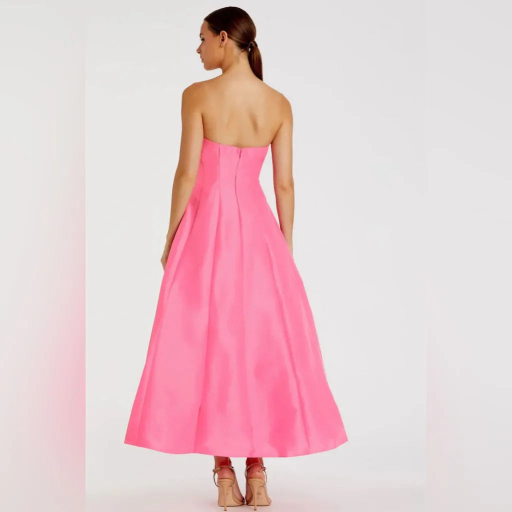 MAC DUGGAL
Strapless A-Line Tea Length Statement Bow Dress - Image 3