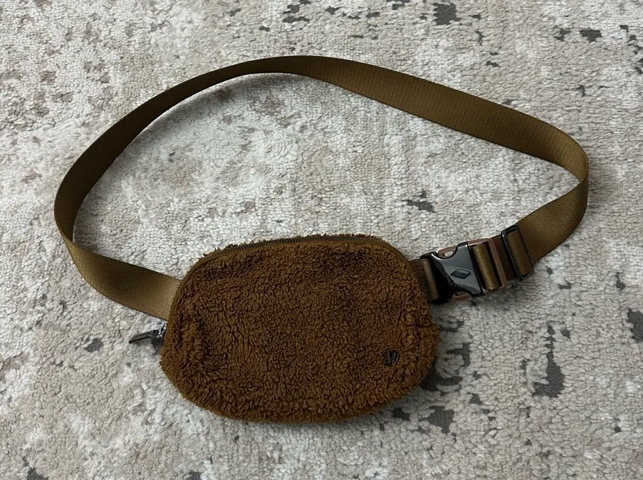 Lululemon Everywhere Belt Bag Brown Fleece - Image 2