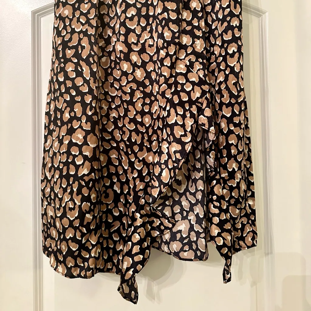 Mittoshop - cheetah print silky skirt with slit and ruffle in the front! 🐆🖤 - Image 5