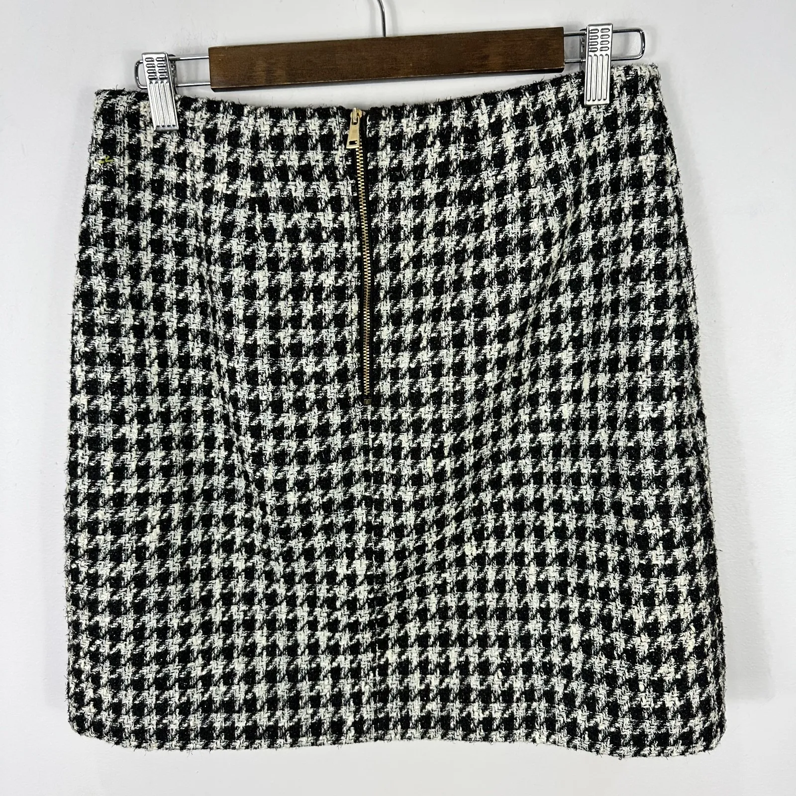 LOFT Tweed Mini Skirt Womens 2 Black White Houndstooth Preppy Academia Chic - Image 4