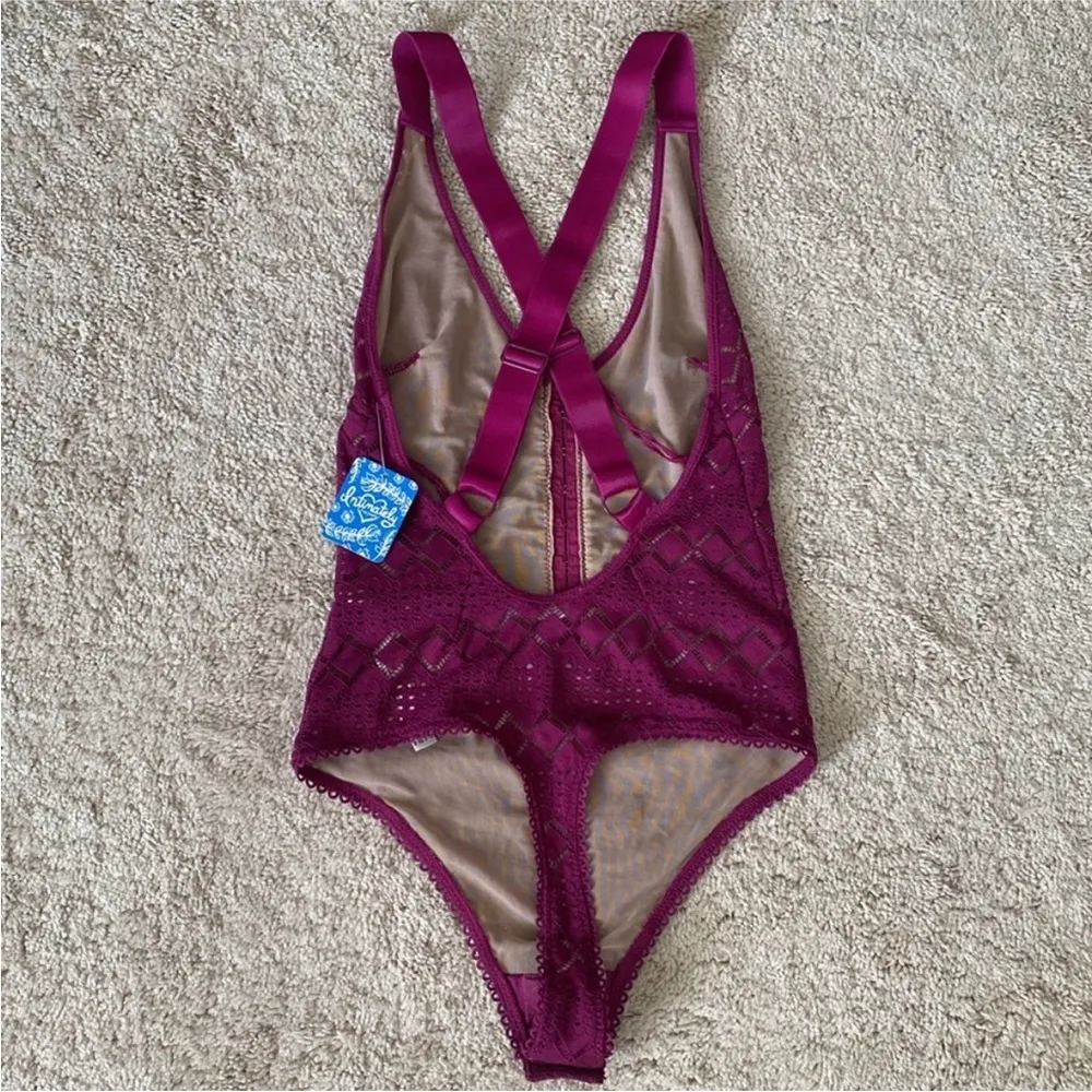 New Intimately Free People Thank You Never Lace Thong Bodysuit Magenta Size XS - Image 9