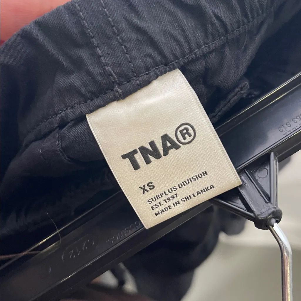 TNA ARITZIA WOMENS SQUAD POCKET PARACHUTE CARGO PANT BLACK XS - Image 6