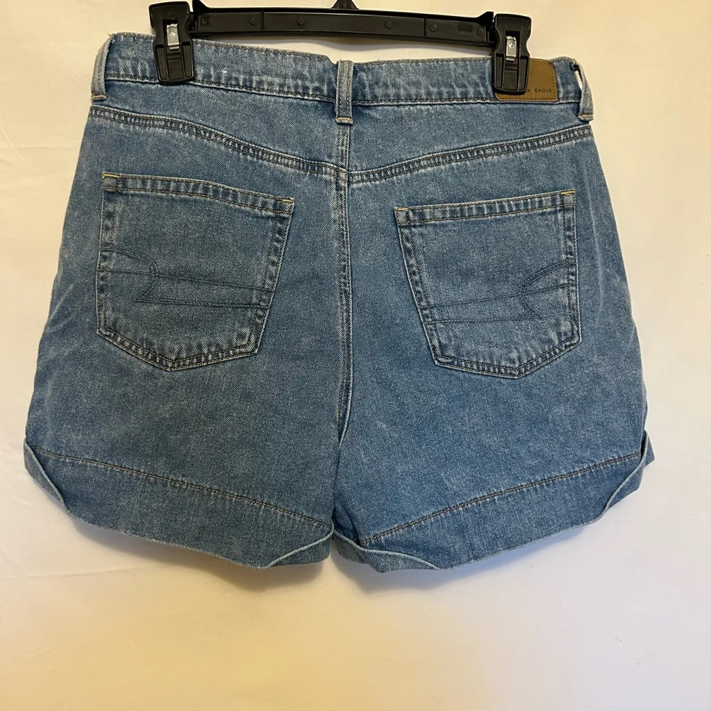 American Eagle Mom Shorts Light Wash‎ Size 8 5319 - Image 2