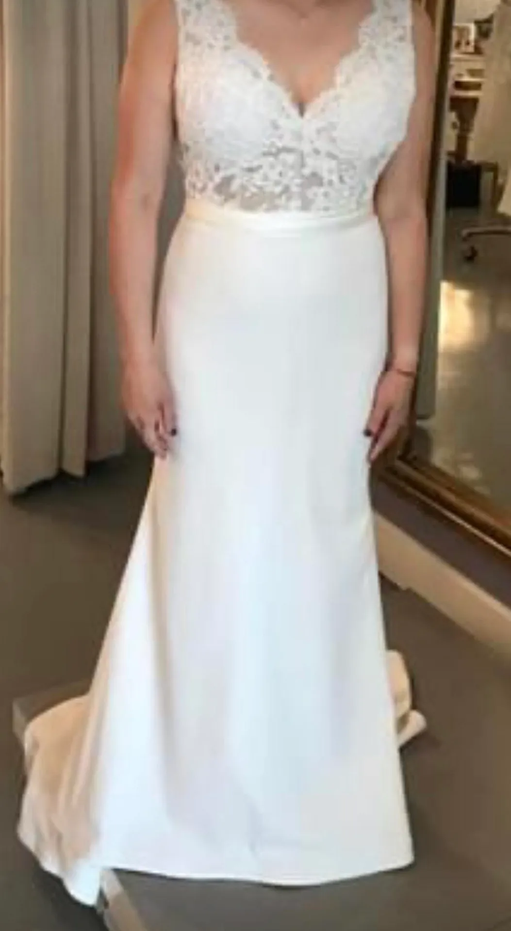 Wedding Gown White Size 2 - Image 2