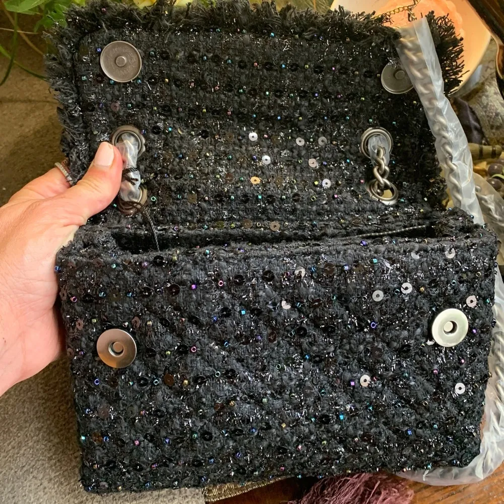 Authentic KURT GEIGER LONDON Tweed Lock fringe sequins flap Crosby/shoulder - Image 8