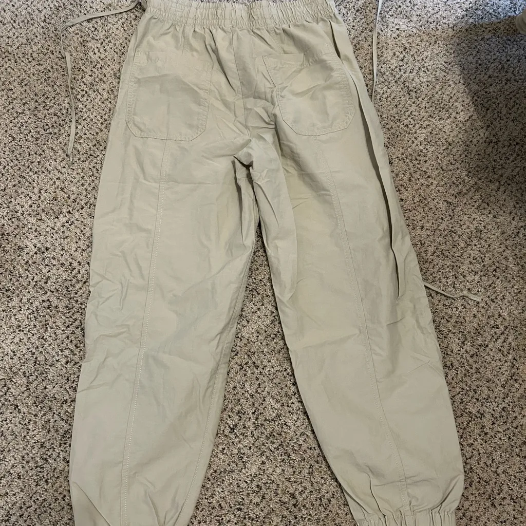 Urban Outfitters Beige Joggers with Drawstrings - Image 4