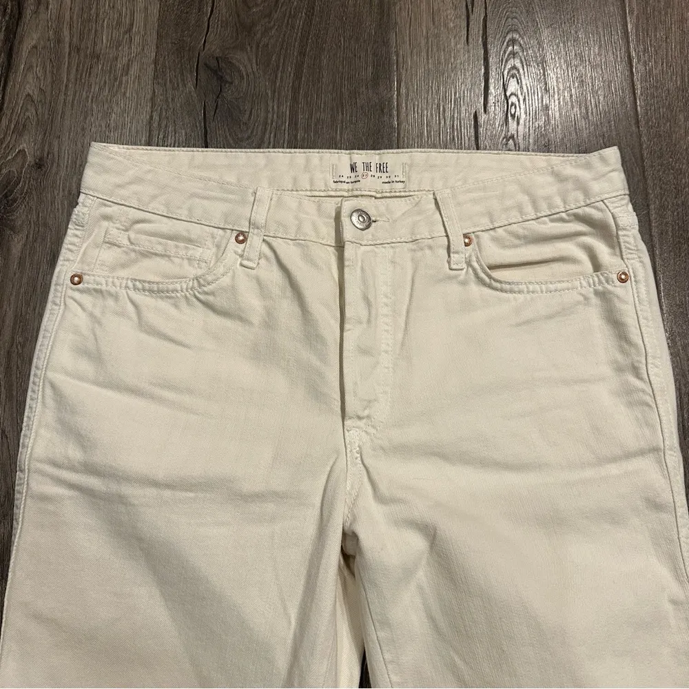New NWOT We The Free People Mid Rise Jeans Ivory Sz 27 Raw Hem Edge Boho Button - Image 2
