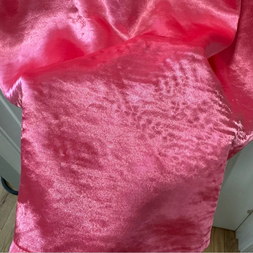 Vintage Victoria’s Secret Satin Sleepshirt size Small Pink Faux Pearl Button‎ - Image 8