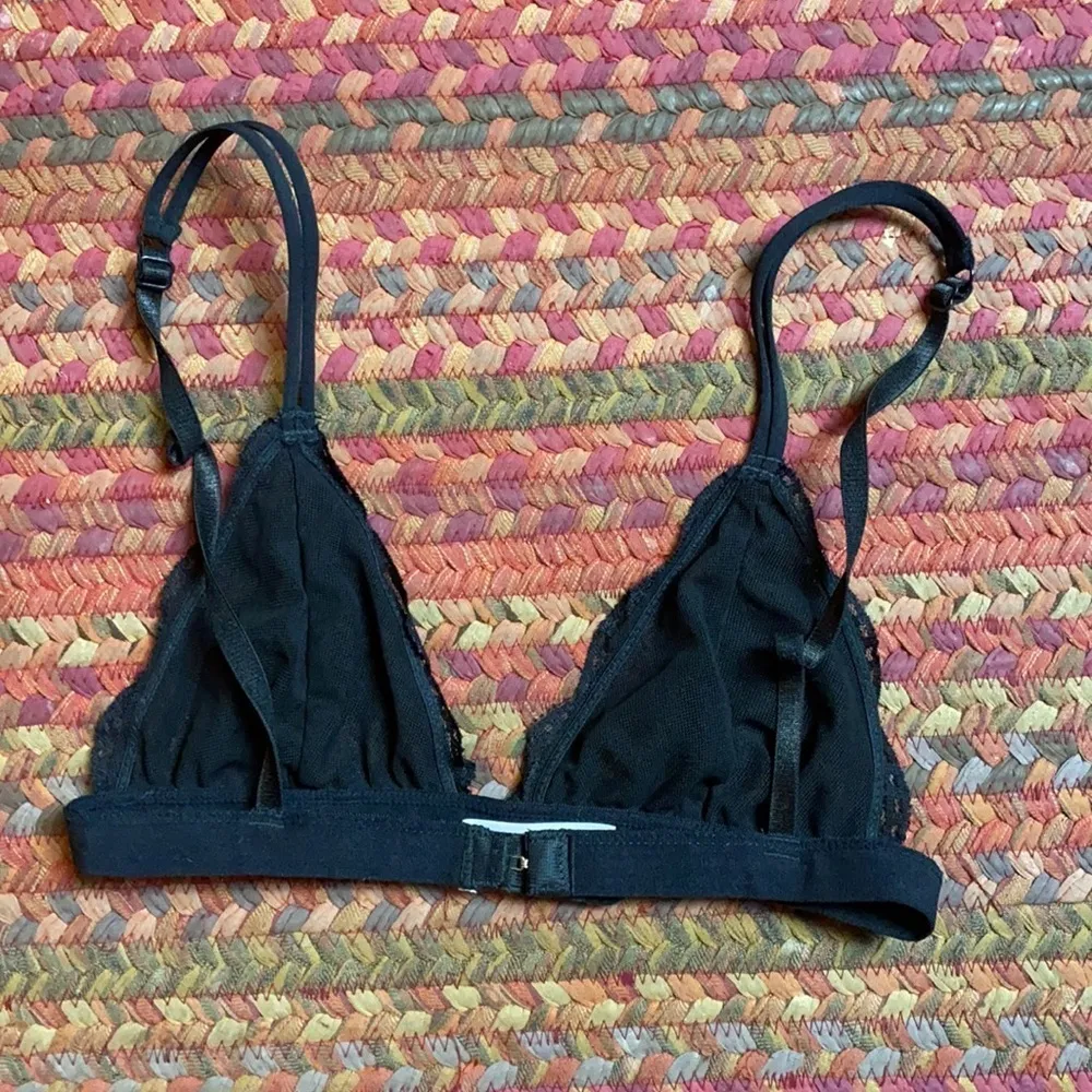 BLACK BASIC LACE BRALETTE Size XS - Image 2