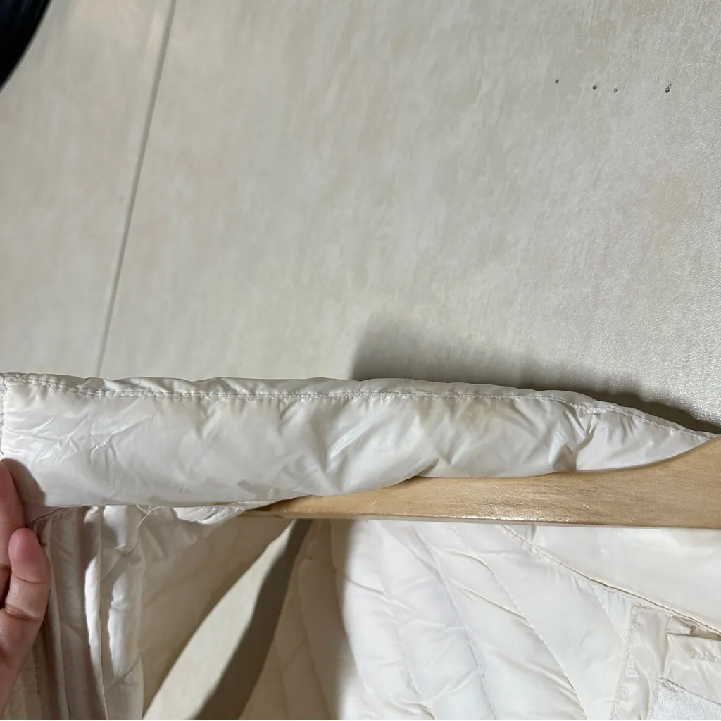 GAP Women’s Primaloft Puffer Quilted Vest Jacket Full Zip in Ivory Frost XL - Image 15