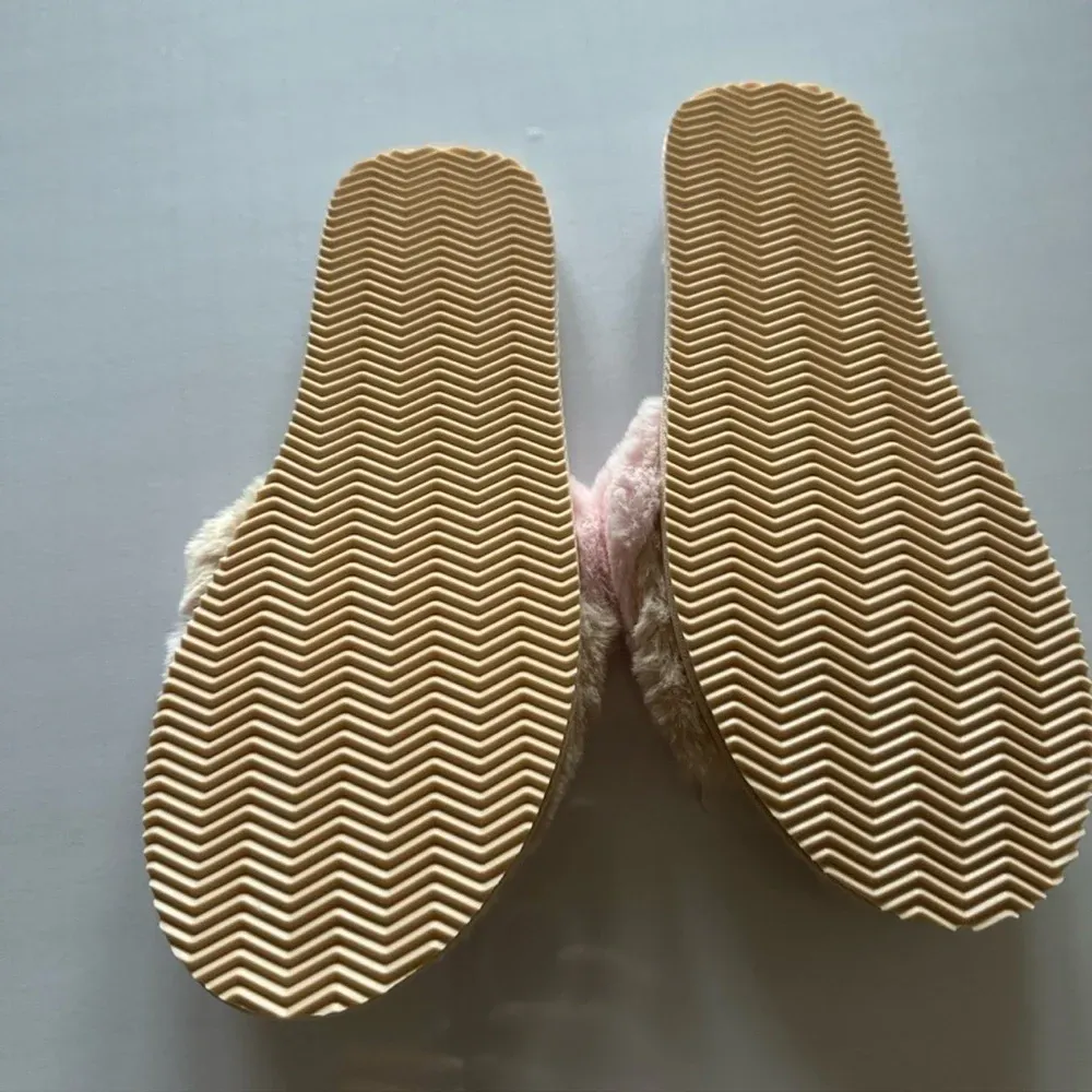 Beige and Pink Furry Slippers by‎ L space new with tags - Image 2