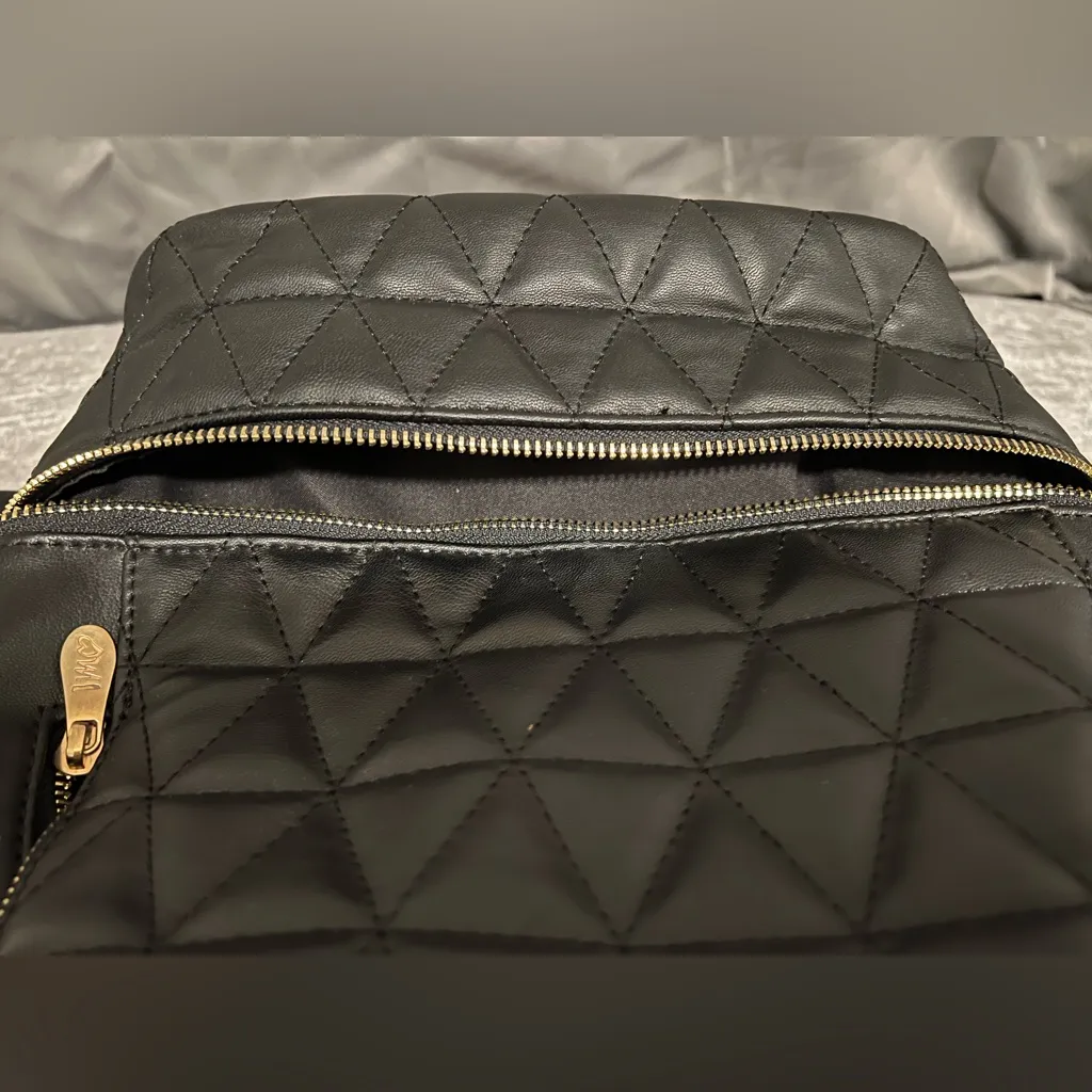 Im Backpack Black Quilted mini backpack Zipper Pockets - Image 5