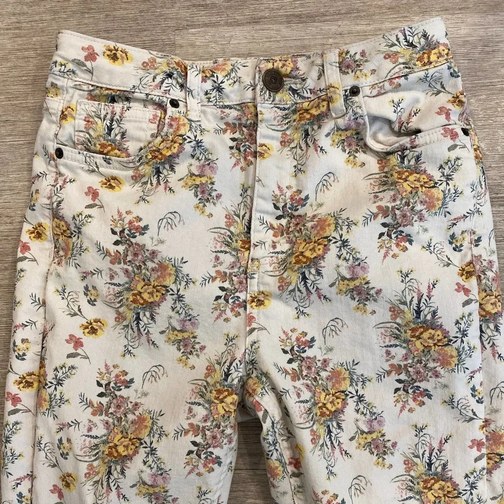 Women’s Urban Outfitters BDG Floral Girlfriend High-Rise Jeans size 28 - Image 3