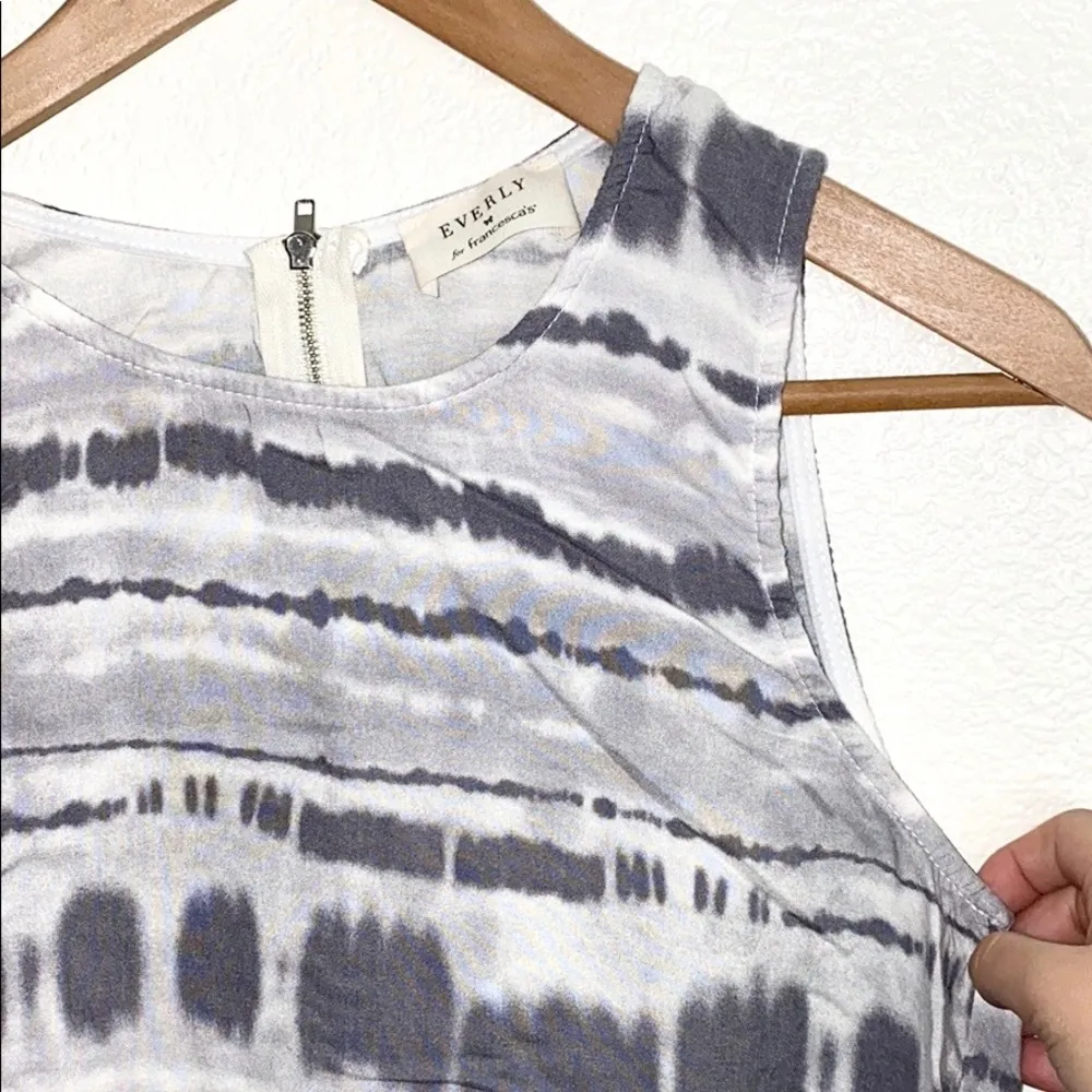Everly by Francescas Gray And White Zip Up Tank - Image 4